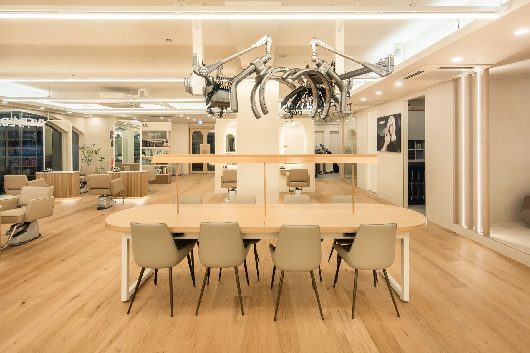 Styling stations and mirrors · RARIEN Gangnam