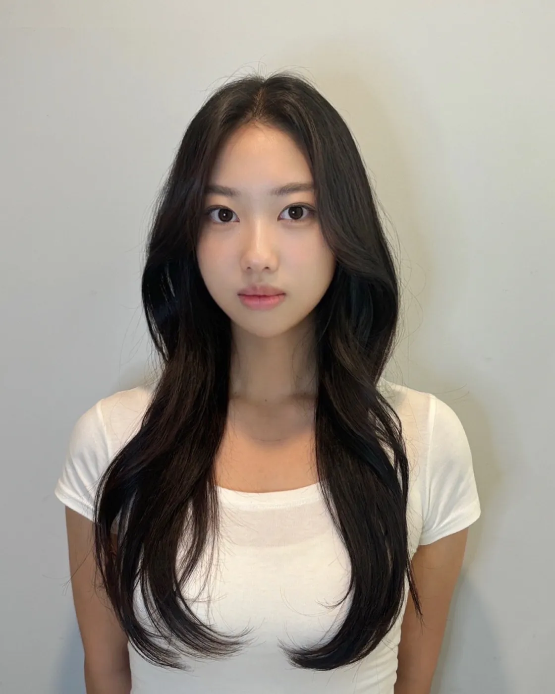 Long black hair with a natural wave · RARIEN Gangnam