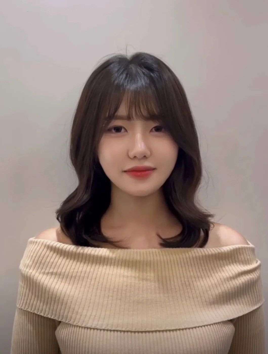 Shoulder-length perm with bouncy ends · RARIEN Gangnam