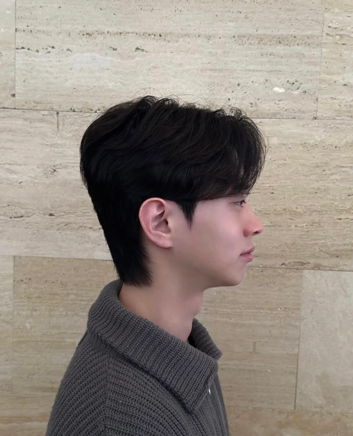Men's cut with a clean side profile · RARIEN Gangnam